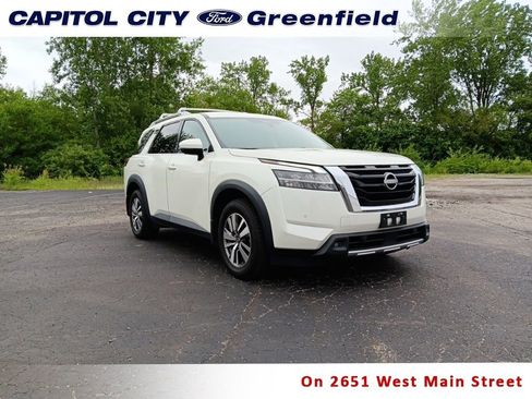 Used 2023 Nissan Pathfinder SL AWD/4WD image 1