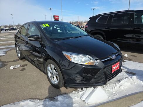 Used 2014 Ford Focus SE image 2
