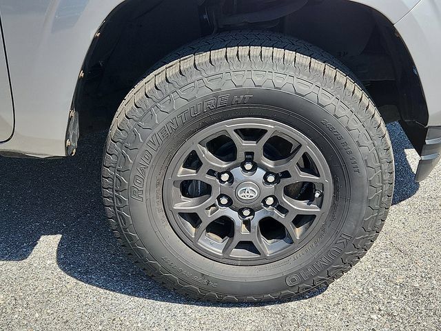 Used 2016 Toyota Tacoma SR w/ SR Convenience Package RWD image 8
