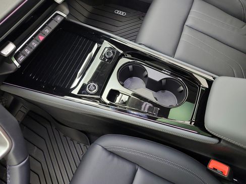 New 2026 Audi Q3 quattro 2.0T AWD/4WD image 9