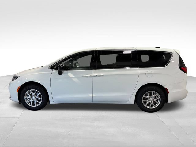 Used 2026 Chrysler Pacifica Select FWD image 8