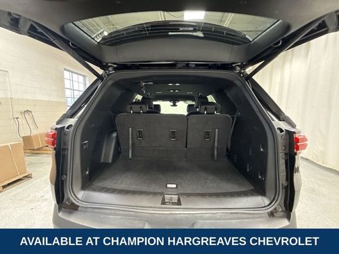 Certified 2023 Chevrolet Traverse LT w/ Rear Camera Mirror Package image 34