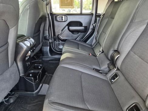 Used 2021 Jeep Gladiator Sport AWD/4WD image 17