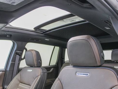 New 2026 GMC Acadia Denali Ultimate w/ LPO, Floor Liner Package AWD/4WD image 25