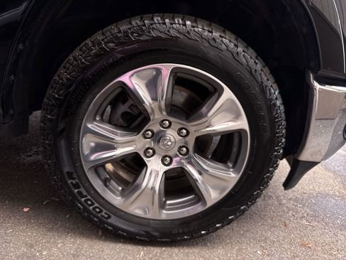 Used 2019 RAM 1500 Laramie image 12