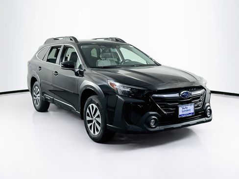 Used 2023 Subaru Outback Premium AWD/4WD image 3