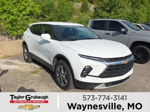 Used 2025 Chevrolet Blazer LT AWD/4WD image 1