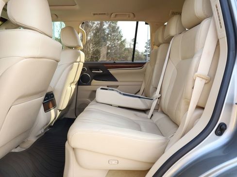 Used 2021 Lexus LX 570 4WD w/ 3rd Row & Luxury Pkg image 13