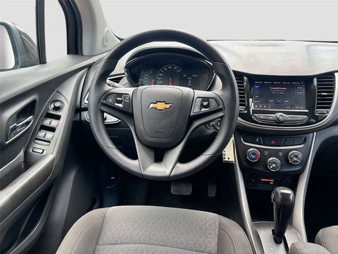 Used 2021 Chevrolet Trax LS w/ Tint and Cruise Package AWD/4WD image 20