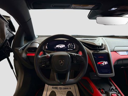 Used 2024 Lamborghini Revuelto image 18