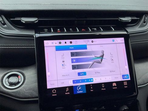 Used 2024 Jeep Grand Cherokee L Limited w/ Luxury Tech Group II image 37