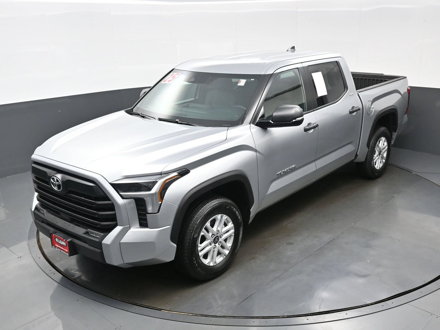 Used 2025 Toyota Tundra SR5 w/ SR5 Convenience Package AWD/4WD image 37
