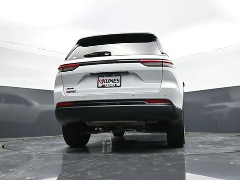 Used 2025 Jeep Grand Cherokee Altitude AWD/4WD image 52