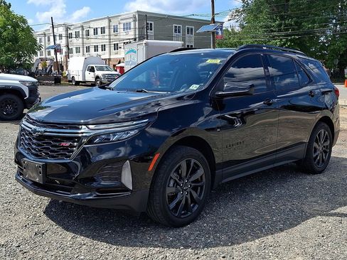 Used 2023 Chevrolet Equinox RS AWD/4WD image 3