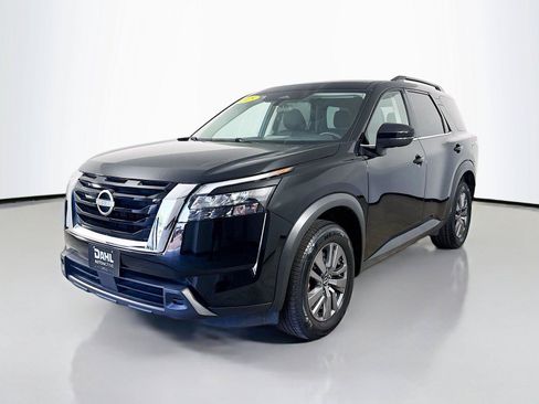 Used 2025 Nissan Pathfinder SV AWD/4WD image 4