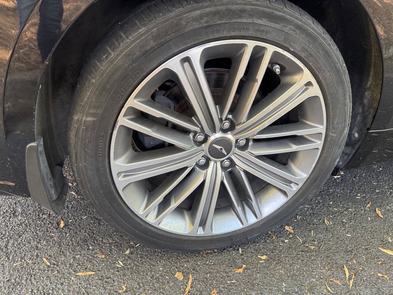 Used 2015 Hyundai Genesis 3.8 RWD image 9