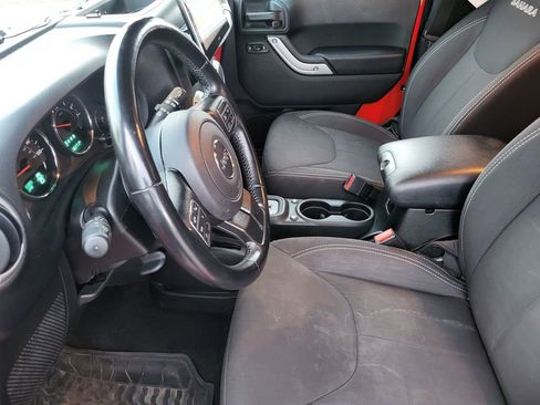 Used 2018 Jeep Wrangler Sahara w/ Connectivity Group image 14