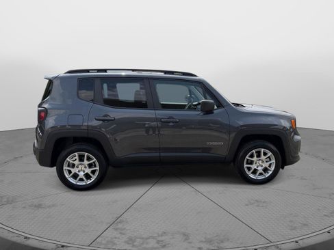 Used 2022 Jeep Renegade Latitude AWD/4WD image 9