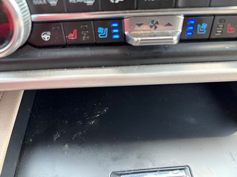 Used 2024 Ford Expedition XLT RWD image 30
