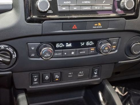 Used 2022 Nissan Frontier SV AWD/4WD image 18