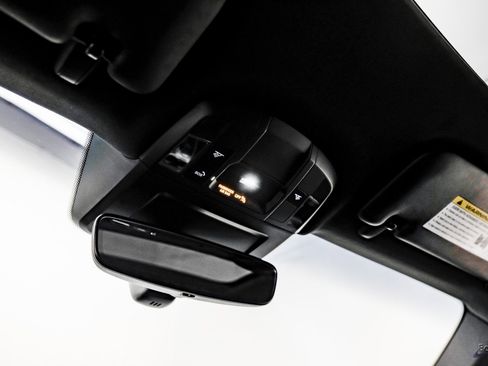 Used 2024 Porsche 911 Carrera w/ Premium Package image 35