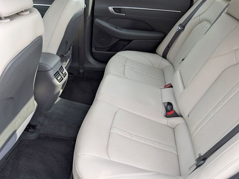 Used 2020 Hyundai Sonata Limited w/ Preferred Accessory Package image 14