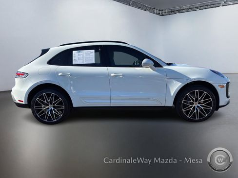 Used 2022 Porsche Macan image 3