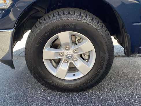 Used 2020 RAM 1500 Classic SLT w/ Luxury Group image 26