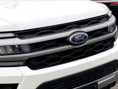 Used 2023 Ford Expedition XLT image 26