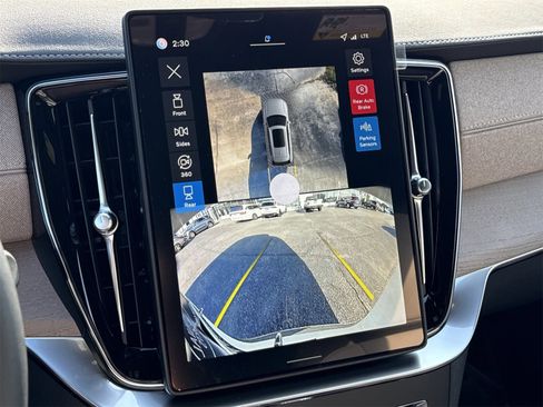 New 2026 Volvo XC90 B6 Plus image 27