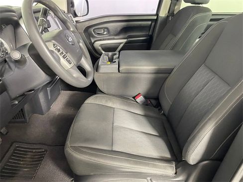 Used 2017 Nissan Titan SV image 2