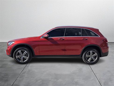 Used 2020 Mercedes-Benz GLC 300 4MATIC image 2