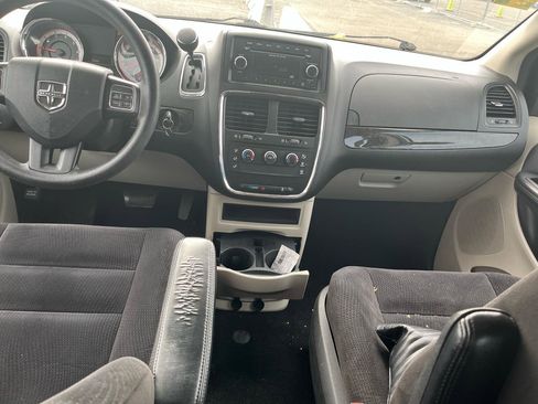 Used 2014 Dodge Grand Caravan American Value Package image 12