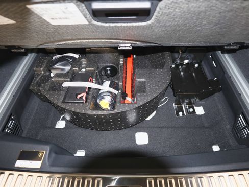 Used 2022 Lamborghini Urus image 16