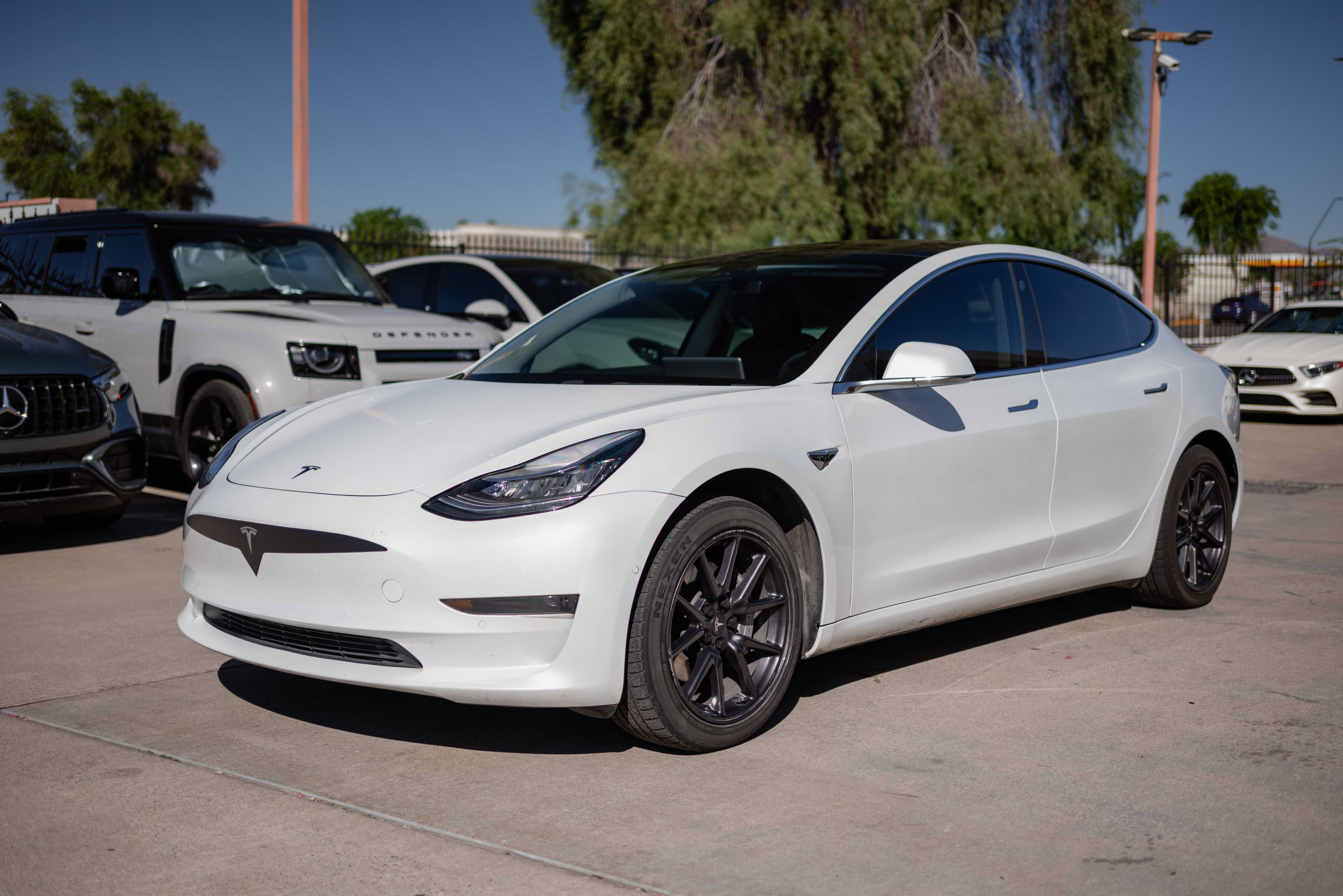 Used 2020 Tesla Model 3 Standard Range Plus RWD image 1
