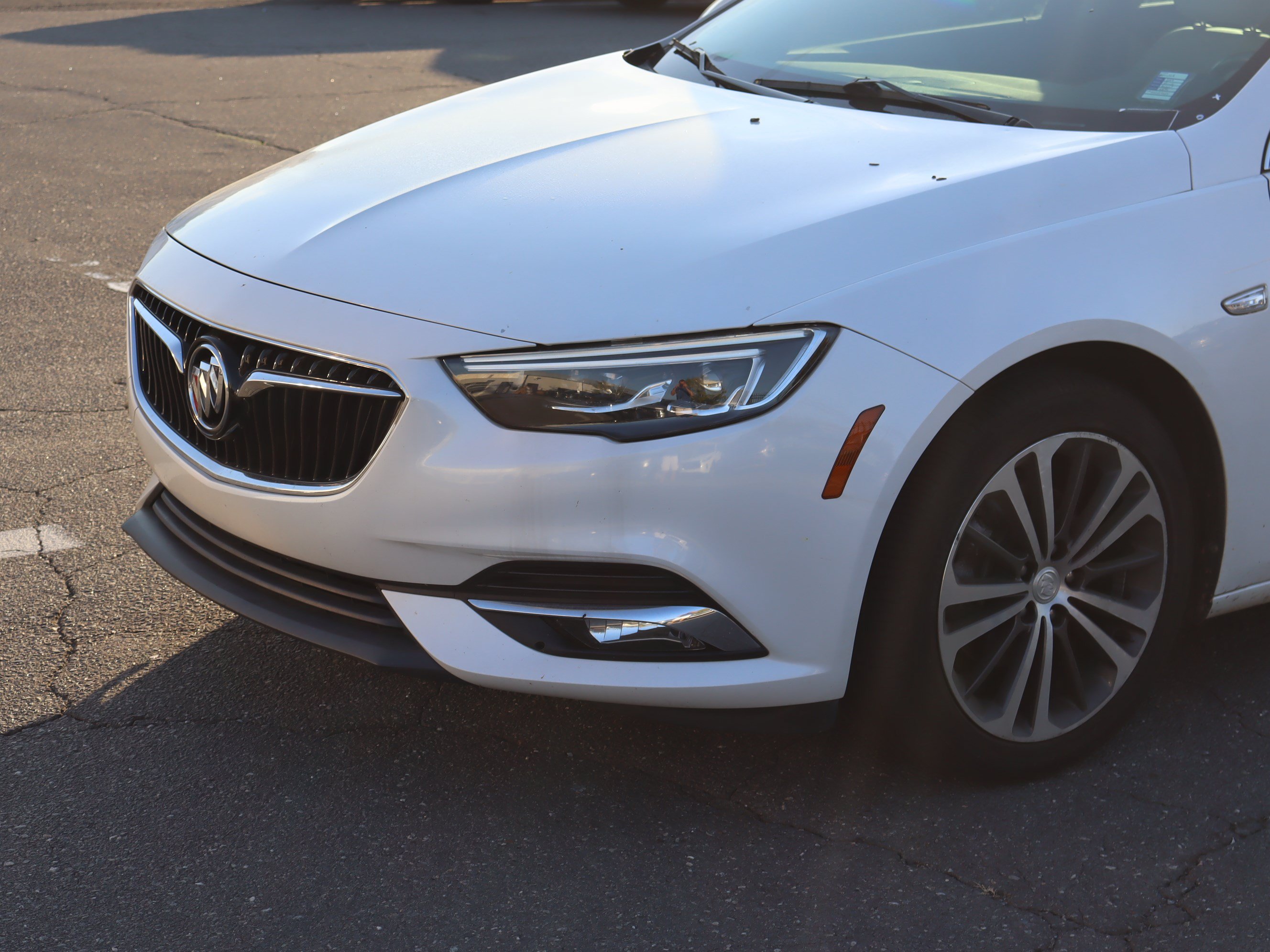 Used 2019 Buick Regal Essence w/ Driver Confidence Package I FWD image 17