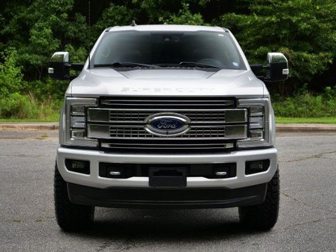 Used 2019 Ford F250 Platinum w/ Platinum Ultimate Package AWD/4WD image 3
