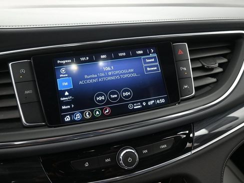 Used 2024 Buick Enclave Premium image 18