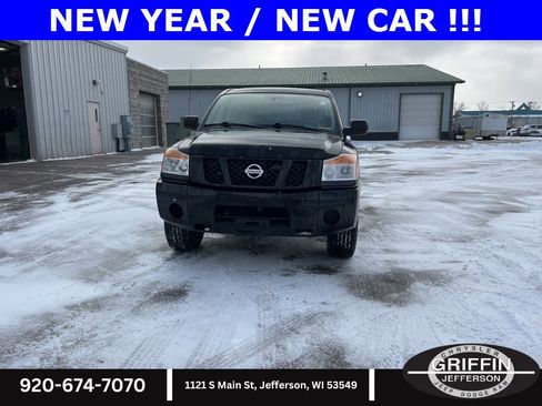 Used 2011 Nissan Titan S w/ Tow Pkg image 3