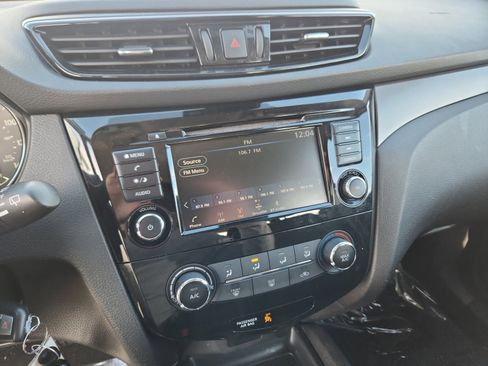 Used 2021 Nissan Rogue Sport S image 13