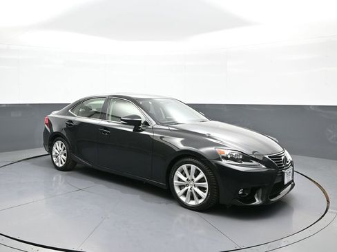 Used 2016 Lexus IS 300 AWD w/ Premium Package image 4