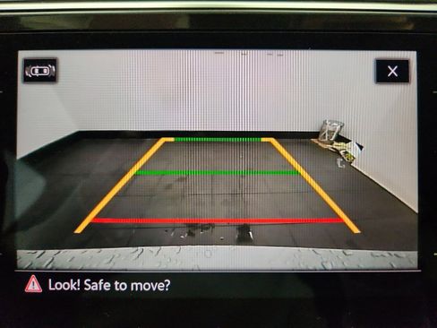 Certified 2023 Volkswagen Tiguan SE R-Line image 21