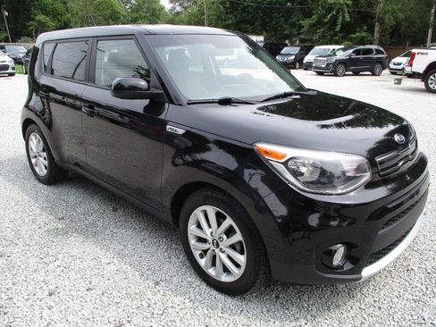 Used 2017 Kia Soul + FWD image 7