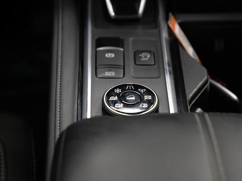 Used 2023 Nissan Pathfinder SL w/ SL Premium Package AWD/4WD image 22