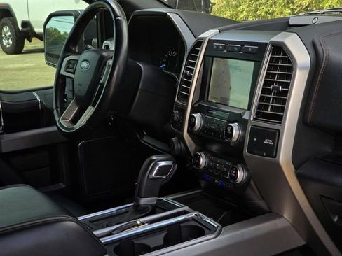 Used 2019 Ford F150 Platinum w/ Equipment Group 701A Luxury AWD/4WD image 12