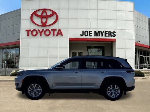 Used 2022 Jeep Grand Cherokee Limited w/ Trailer Tow Prep Group (B) image 7