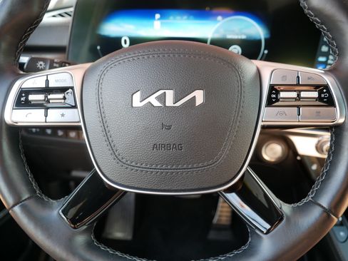 Certified 2025 Kia Telluride SX Prestige X-Line AWD/4WD image 25