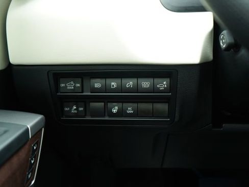 Used 2023 Toyota Tundra Capstone AWD/4WD image 16