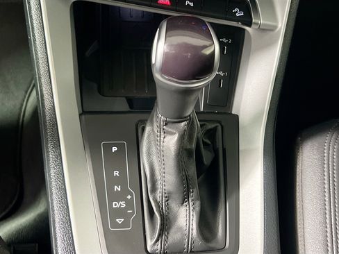 Used 2024 Audi Q3 2.0T Premium image 25