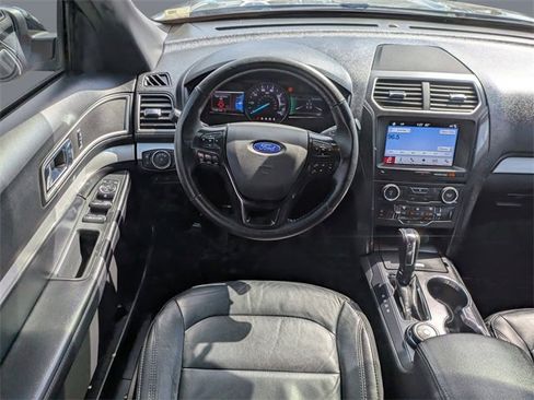 Used 2017 Ford Explorer XLT w/ Equipment Group 202A image 18